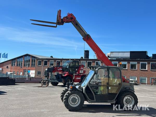 Teleskoplastare Merlo P25.6 med manuella gafflar