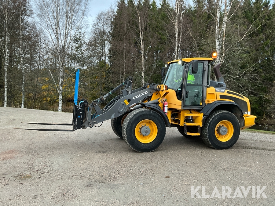 Hjullastare Volvo L50G med våg och redskap