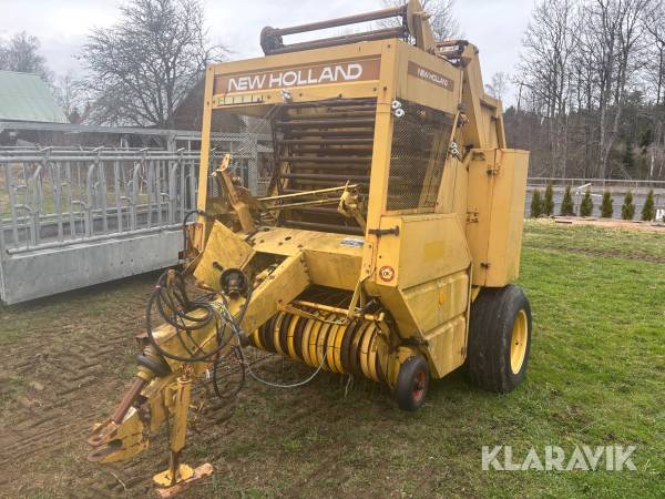 Rundbalspress New Holland 841