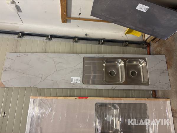 Bänkskiva med integrerad diskho 2721x600