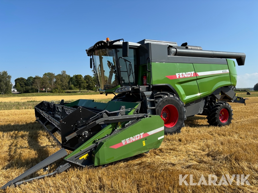 Skördetröska Fendt 6335 C med 22 fots skärbord