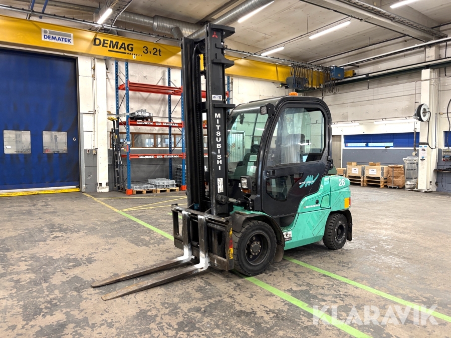 Truck Mitsubishi FD35N