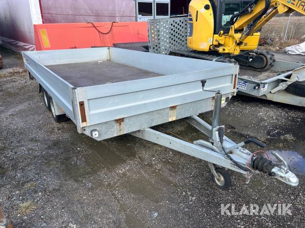 Släp Variant 3021 p4-10 med fällbara lämmar