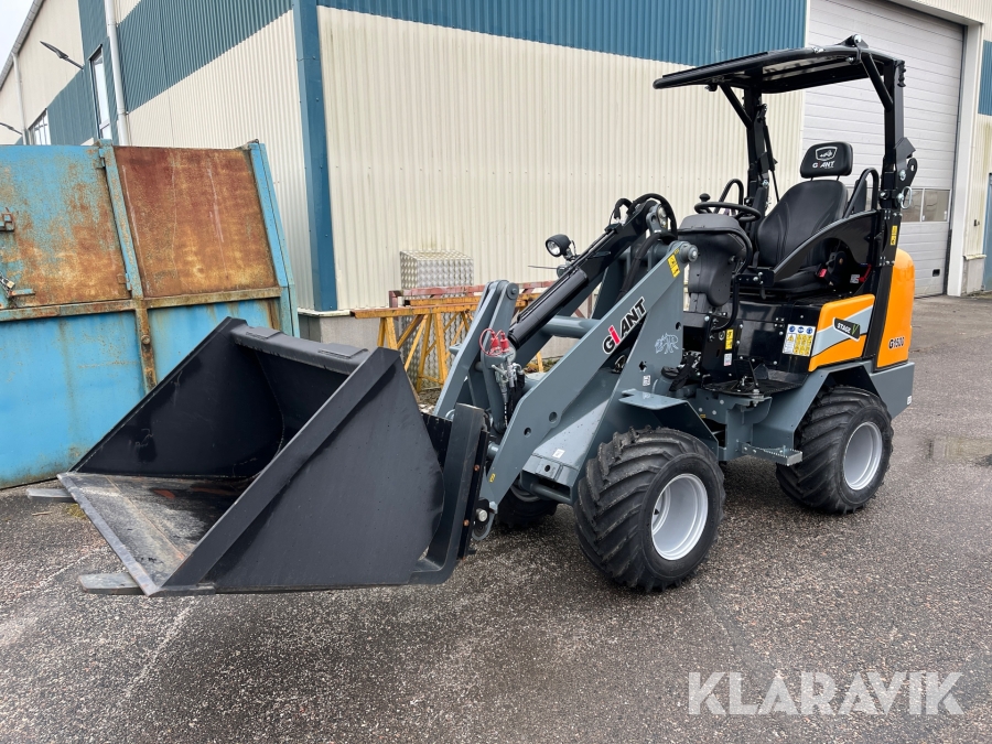 Kompaktlastare Giant G1500 W 15 med skopa & gafflar