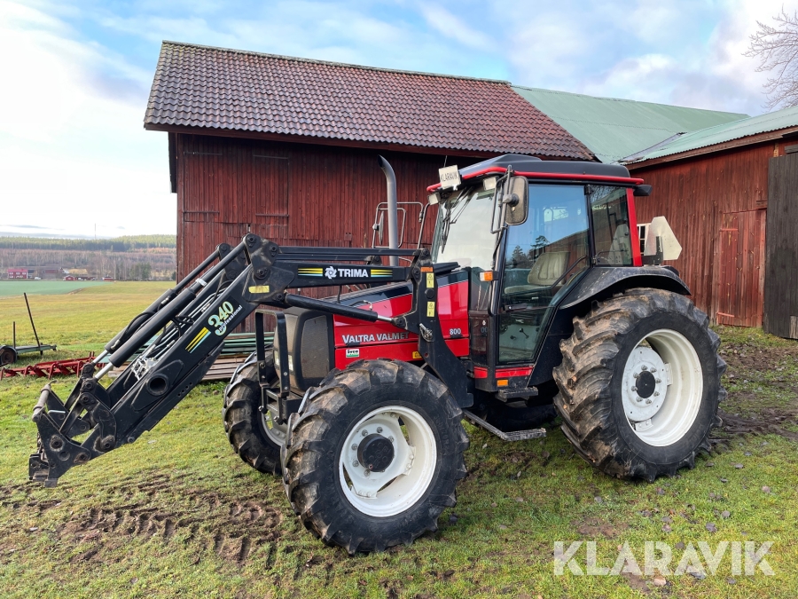Traktor Valmet 800 med lastare