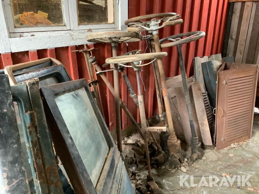 Diverse rattar med rattstänger för veteranbil, Mariestad, Kl