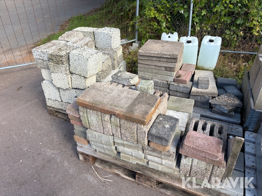 Diverse marksten 3 st pall