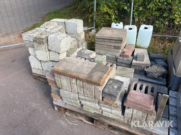 Diverse marksten 3 st pall