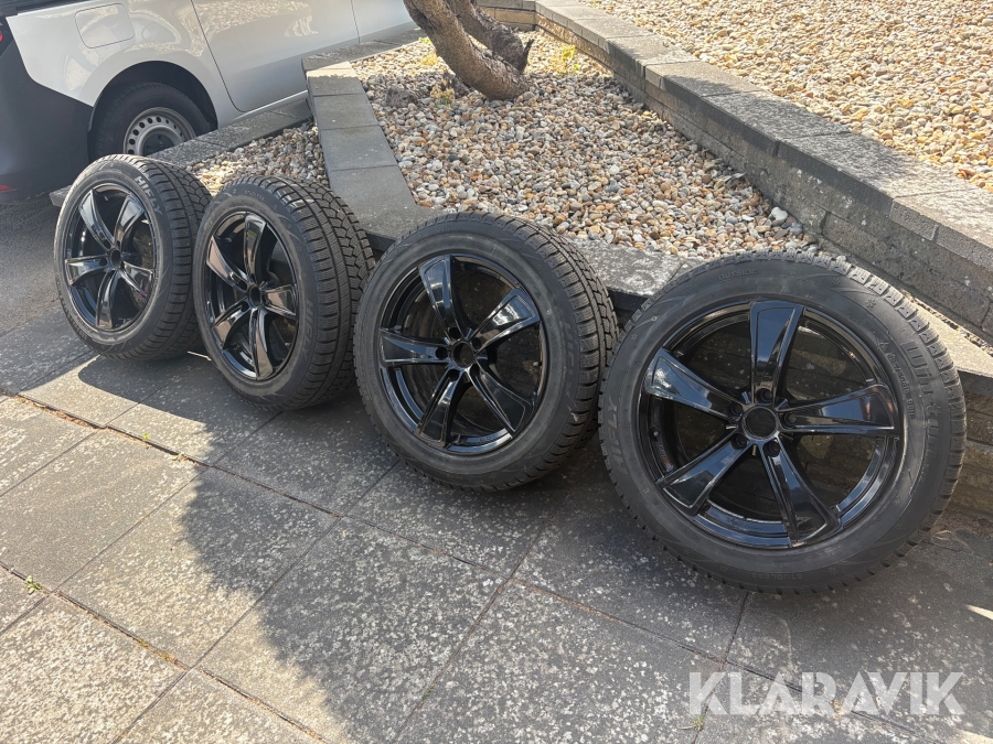 Personbilsdäck Win-turi 225/55R18