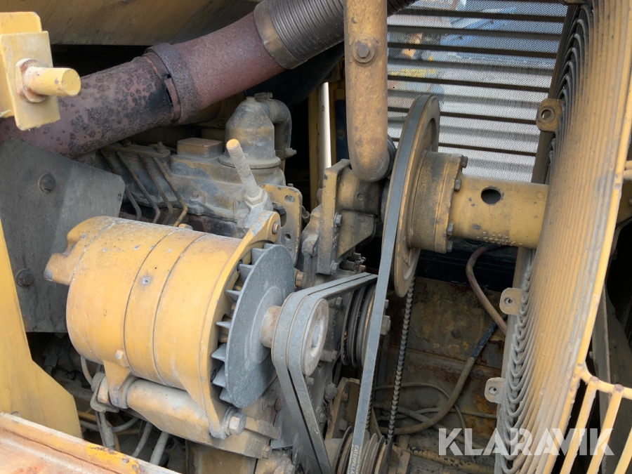 Bandlastare Caterpillar C953 med skopa