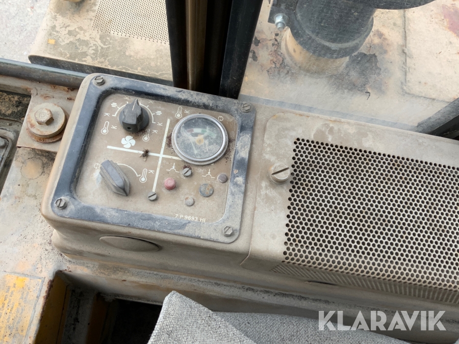 Bandlastare Caterpillar C953 med skopa