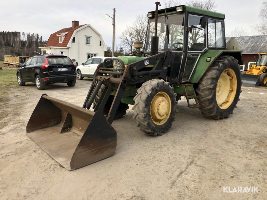 Traktor John Deere 2130 4WD