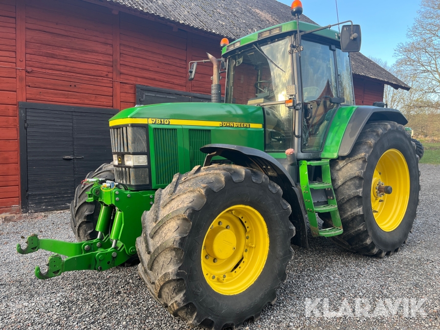 Traktor John Deere 7810
