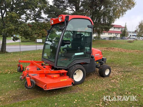 Redskapsbärare Kubota F3890 4x4 med hytt och klippbord