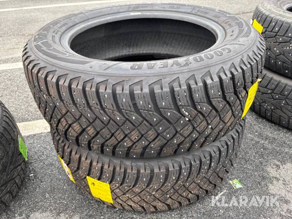 Vinterdäck Goodyear 235/60-18 dubb