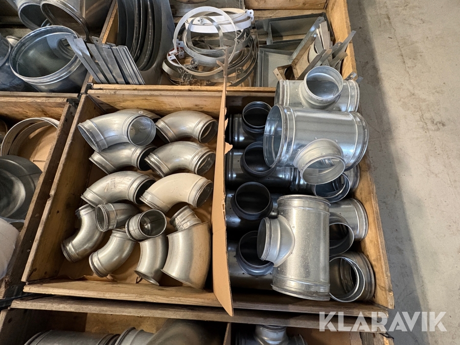 Parti med ventilationsdelar Fläkt group, Ets Nord T-rör & Böjar