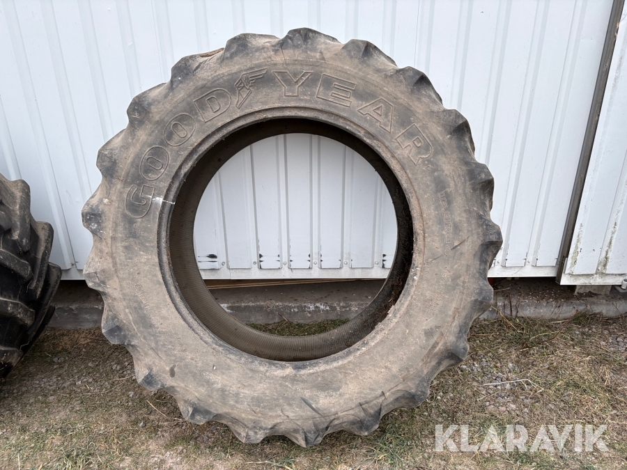Traktordäck Goodyear 16,9R34