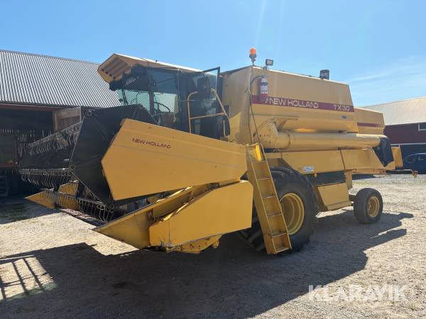Skördetröska New Holland TX30