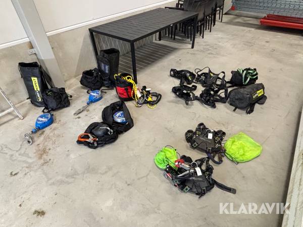 Diverse fallskyddsutrustning, block och selar Ikar, Miller, Safety Respect & Skyloteck