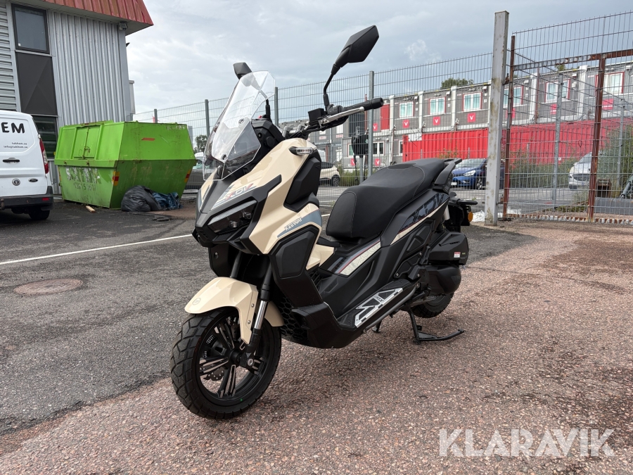 Skoter / motorcykel Keeway Vieste 300XDV A1 ABS