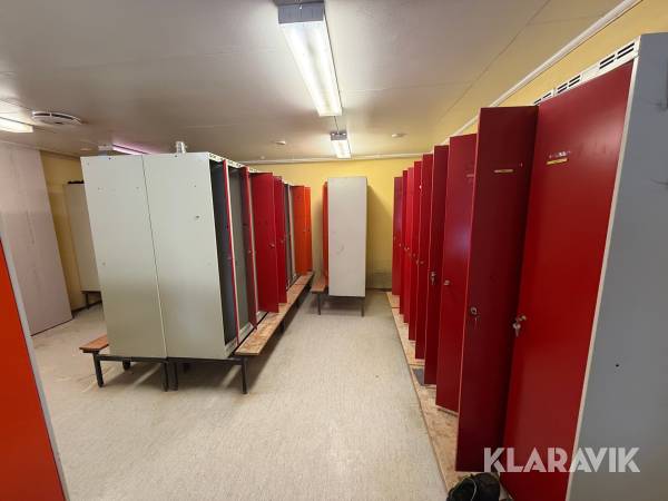 Omklädningsskåp 61st skåp fördelade på sektioner i olika storlekar