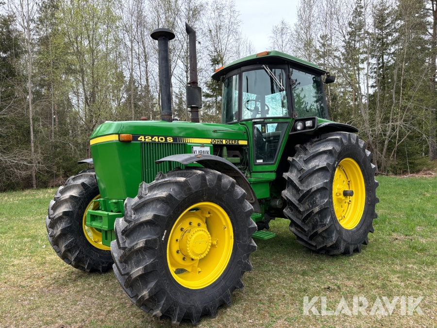 Traktor John Deere 4240 S