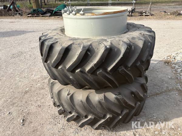 Dubbelmontage Good Year 650/65R38 2st med stocks spännare
