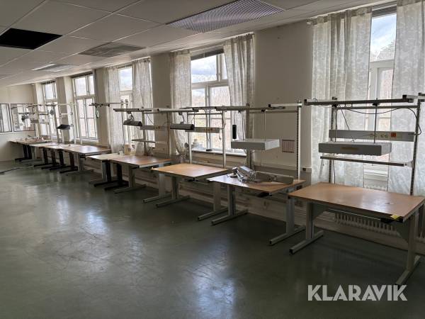 Höj- och sänkbara arbetsbord 13st