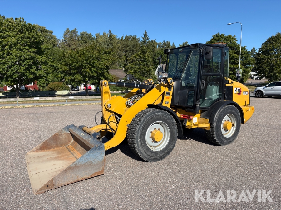 Hjullastare CAT 906M med redskap