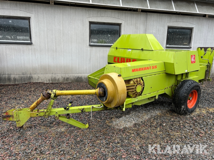 Småbalspress Claas Markant 55