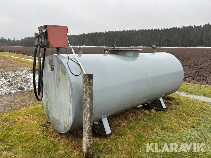 Dieseltank Östberg Cube 50/30 pump 3000Liter besiktigad till 2035