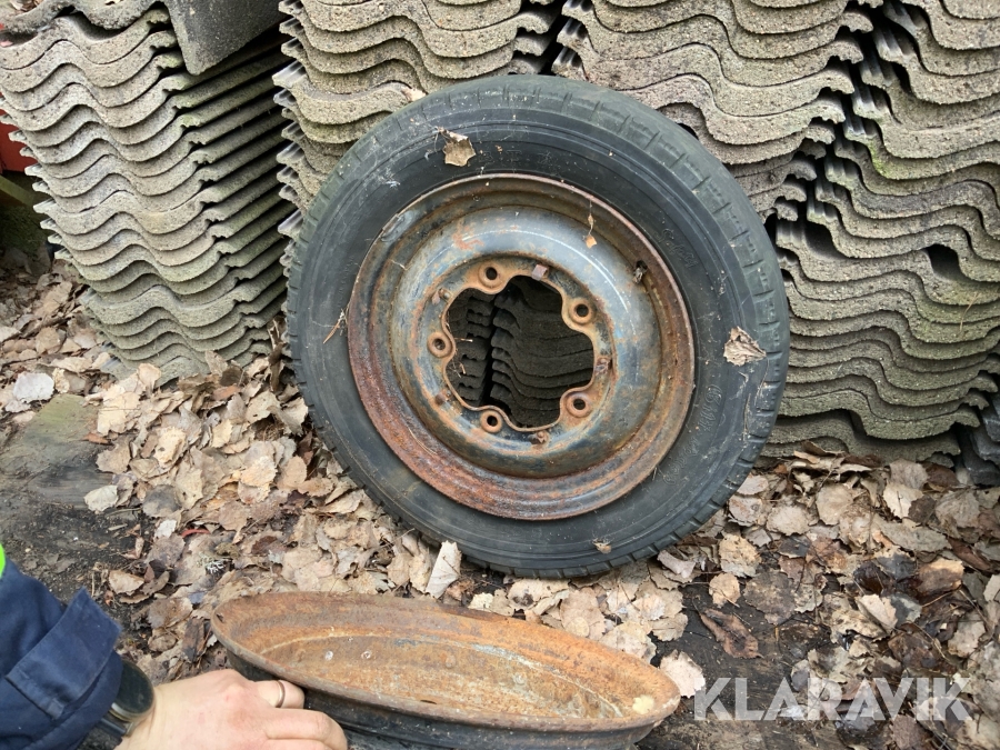 Diverse hjul för veteranbil Volkswagen, Mariestad, Klaravik