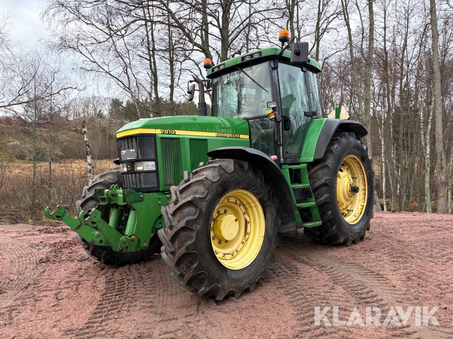 Traktor John Deere 7810