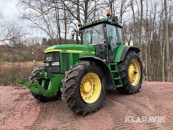 Traktor John Deere 7810