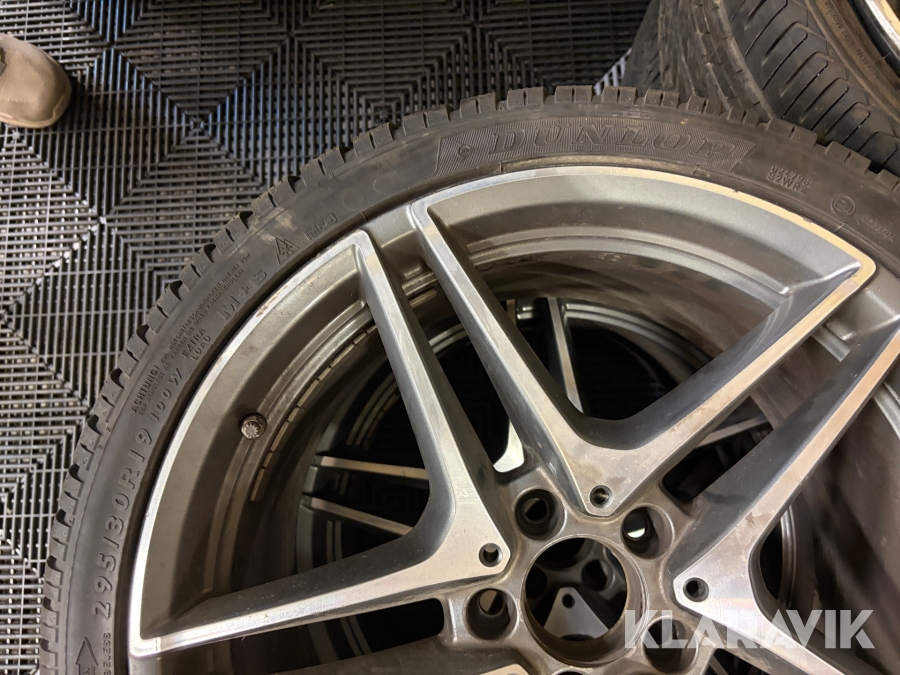 Fälgar Mercedes C63 AMG med ms däck
