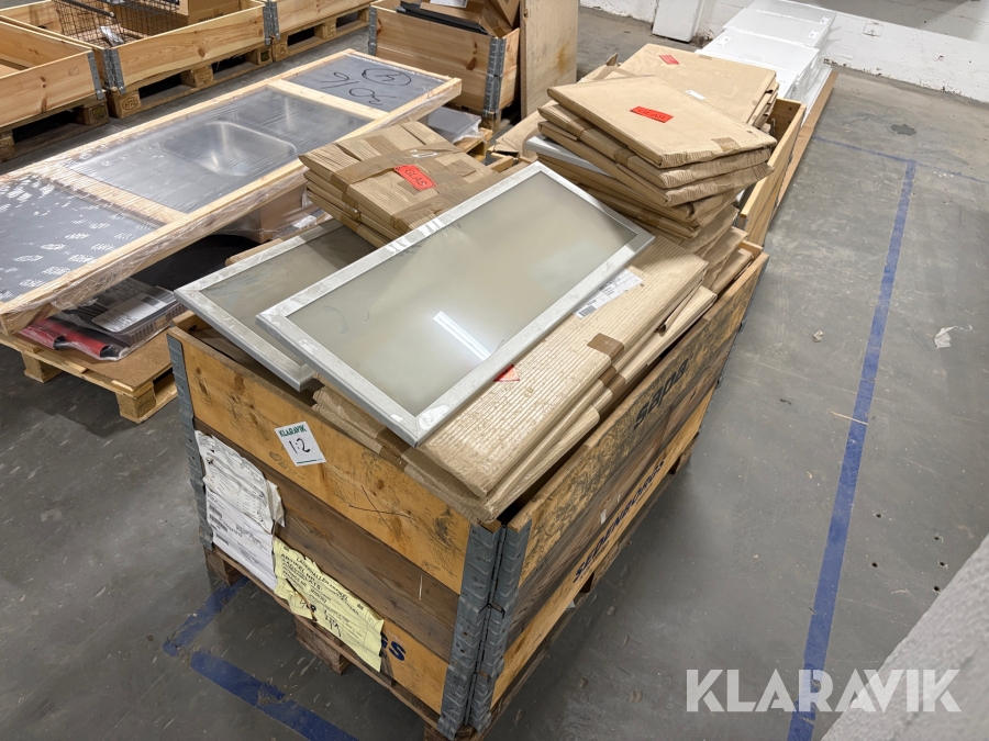 Köksluckor i glas/aluminium Marbodal 2st pall