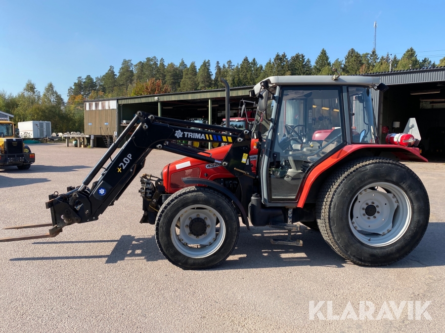 Traktor Massey Ferguson 4320 med lastare vinterutrustad 