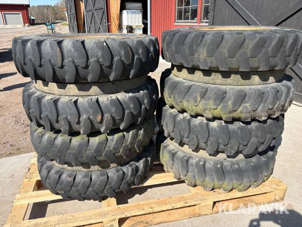 Entreprenadhjul 9.00-20 8 st