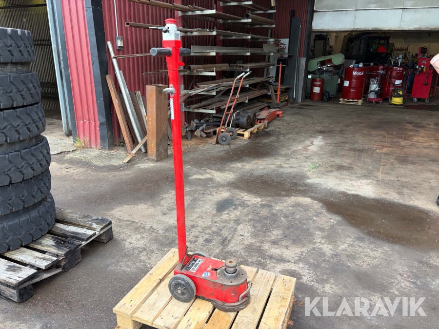 Domkraft Pasquin P 182 C