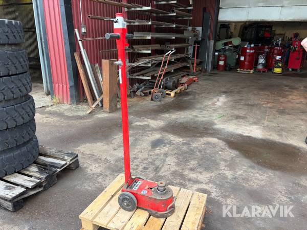 Domkraft Pasquin P 182 C