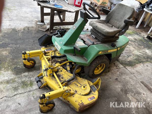 Gräsklippare John Deere F525