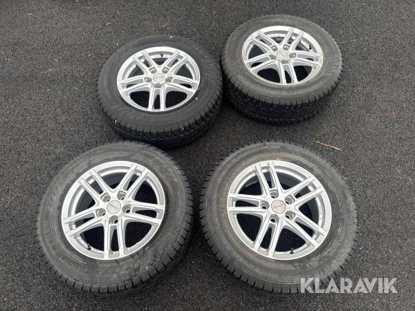 Vinterdäck på fälg Nokian Hakkapeliitta C4 215/65R16C 4st
