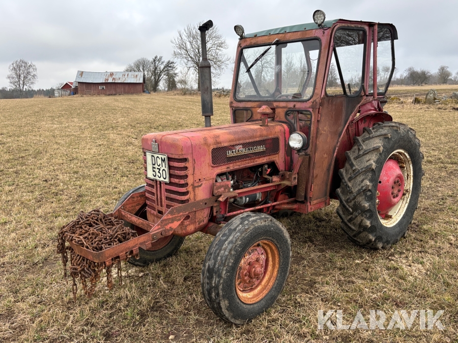 Veterantraktor International Harvester B275