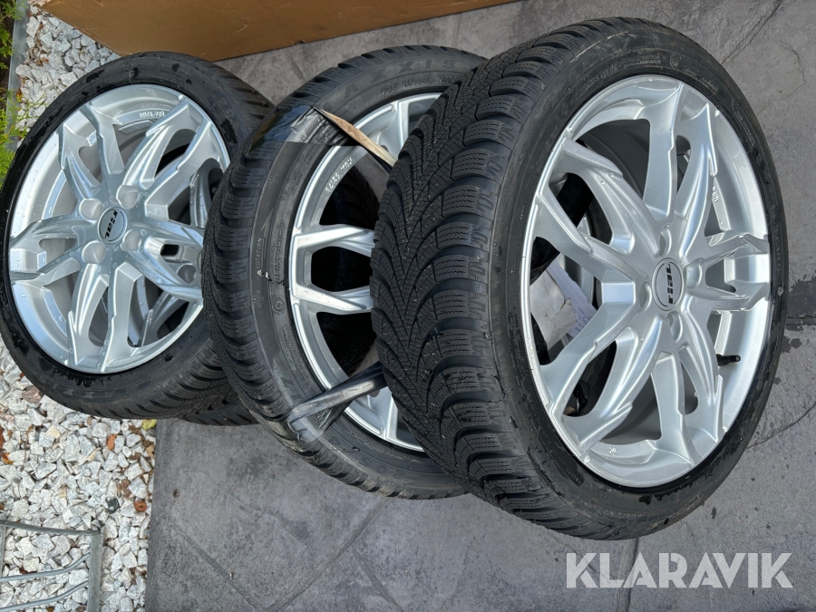 17” aluminium fälgar med vinterdäck Rial