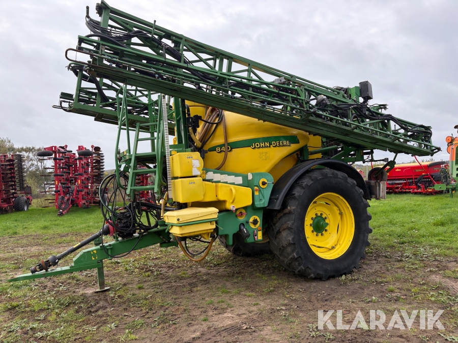Växtskyddsspruta John Deere 840
