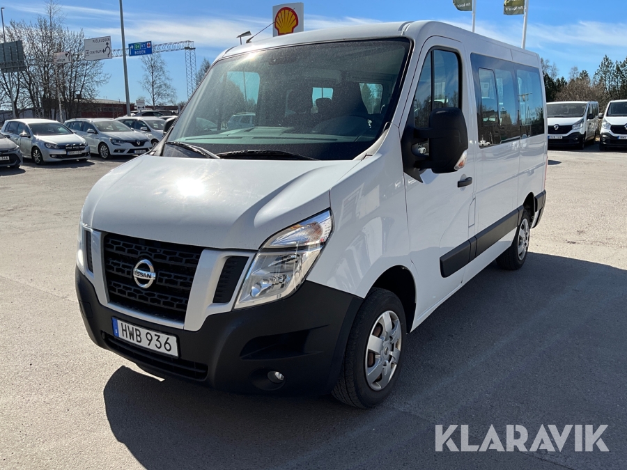 Minibuss Nissan NV400