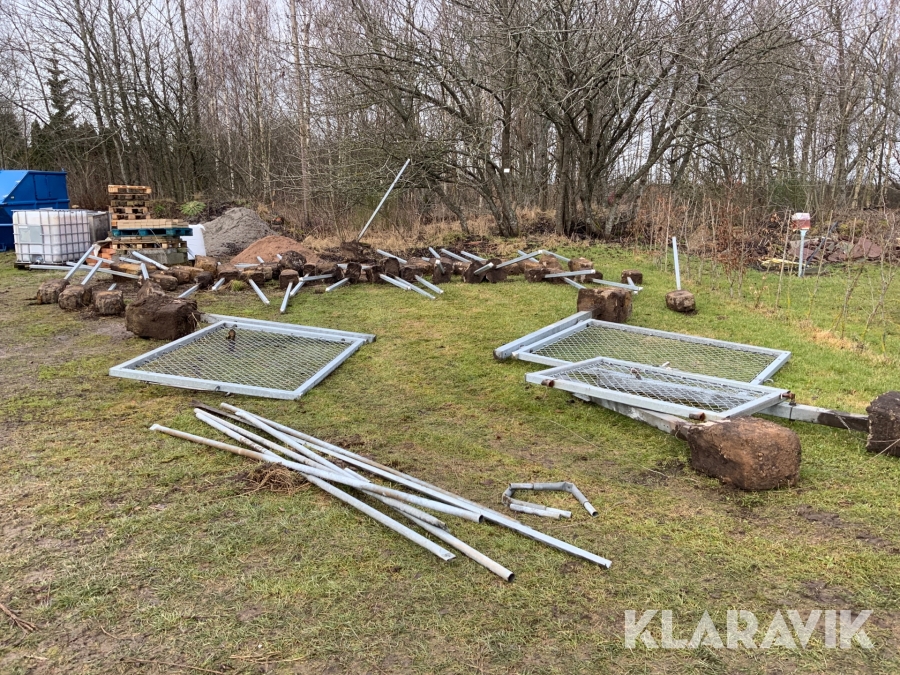 Stängselstolpar och grindar 