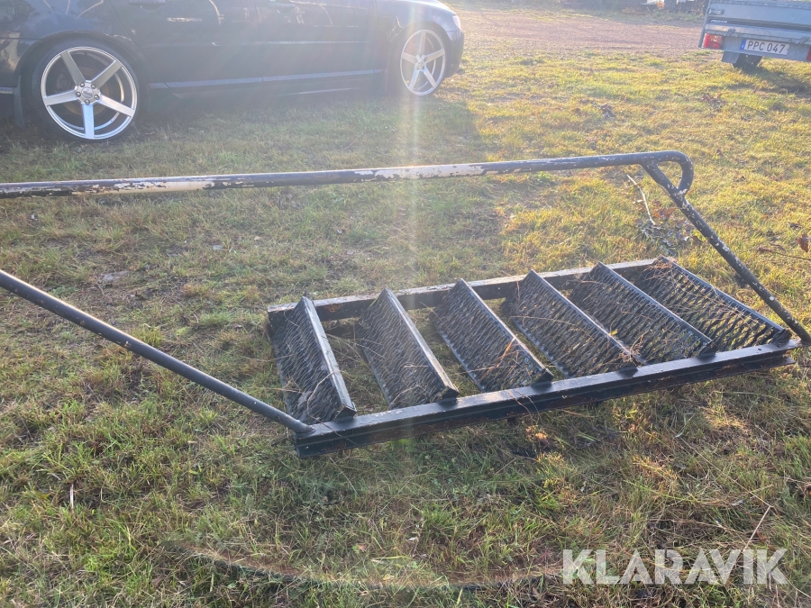 Klaravik Auktioner | Trappa med räcke