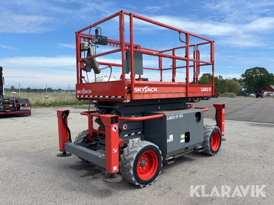 Saxlift Skyjack SJ6832RT 4x4