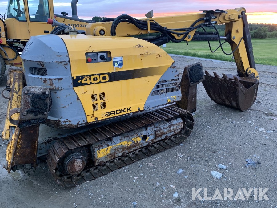 Bilningsrobot Brokk 400 med skopa